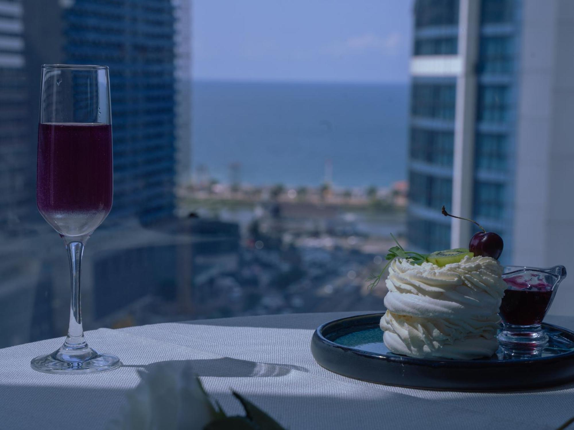 New Wave Hotel Batumi Exterior foto